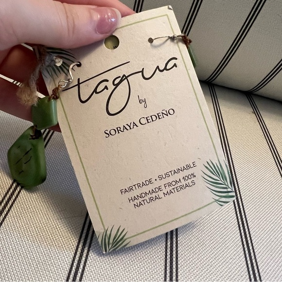 Tagua By Soraya Cedeño Green Dangle Earrings - Picture 2 of 4